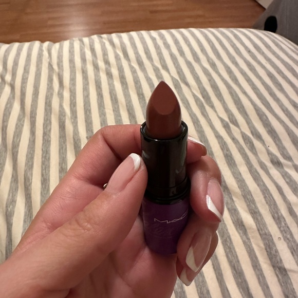 SELENA X Mac Glaze lip stick Amor prohibido - Picture 3 of 3